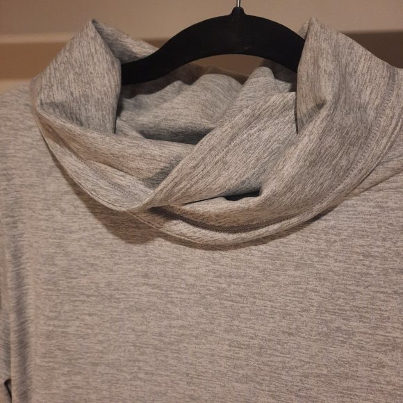 Heather Grey Apana Active Shirt - Picture 2 of 8